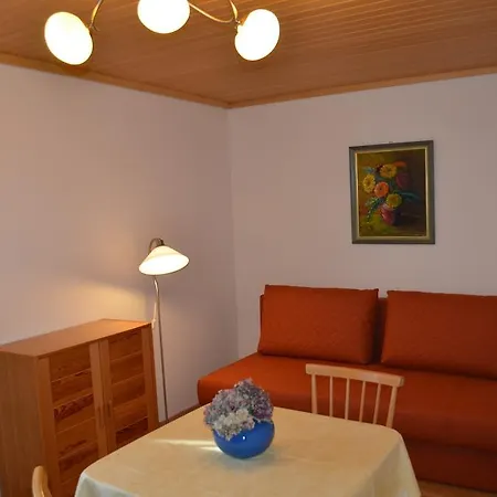 Haus Habernig アパート *